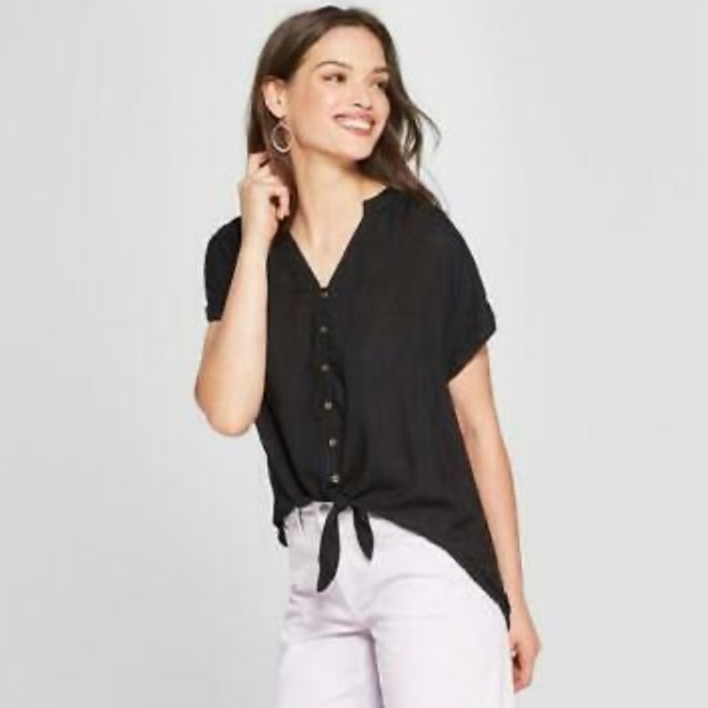 SALE 🔻 Universal Thread Front Tie Black Blouse